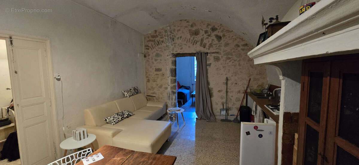 Maison à MONTPEYROUX