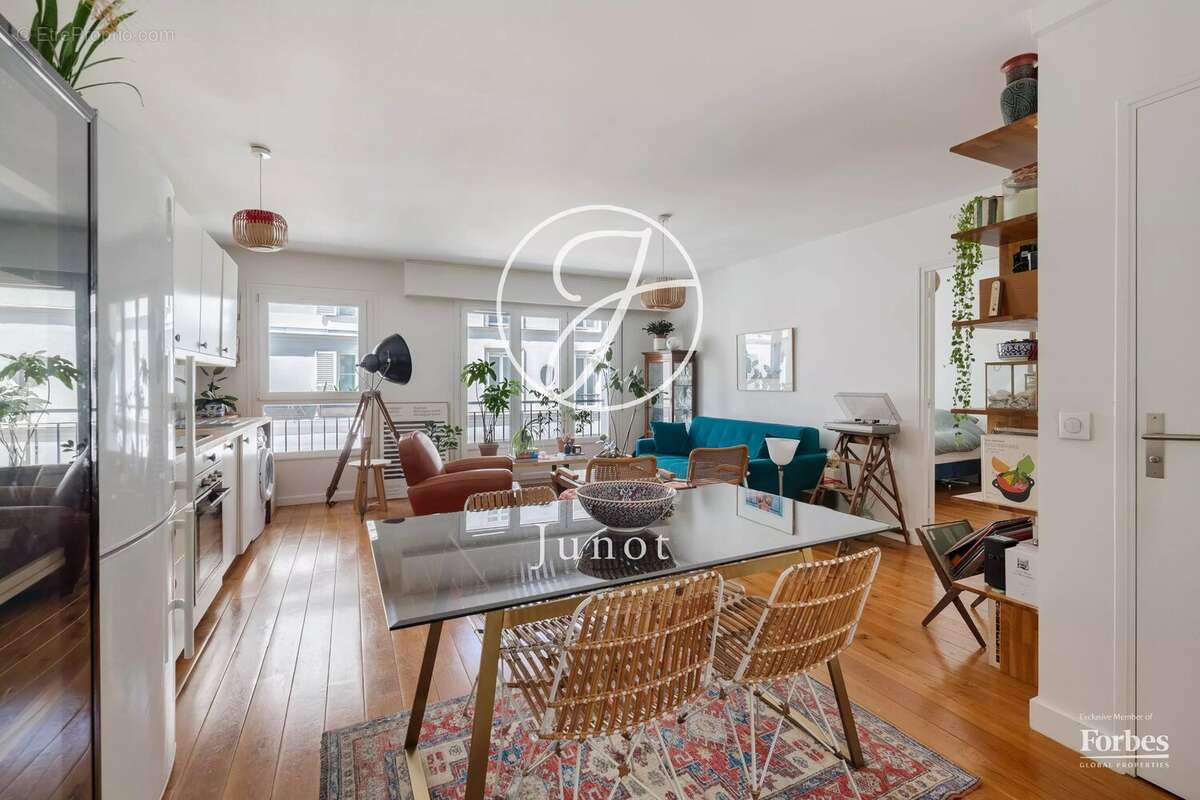 Appartement à PARIS-18E