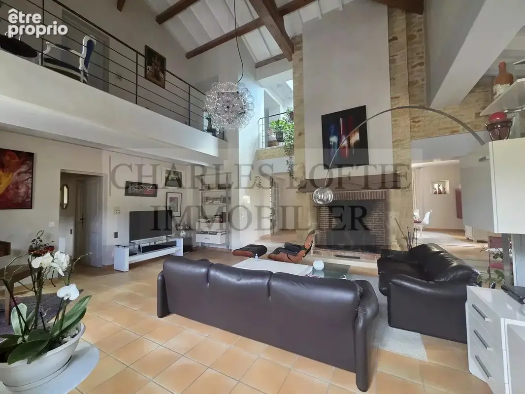 Elegante maison en pierre à Prayssac avec piscine sur terrain de 4400 m2 - photo 4