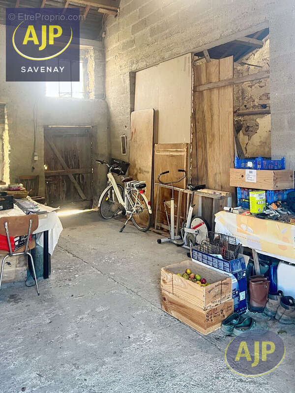 Maison à SAINT-ETIENNE-DE-MONTLUC