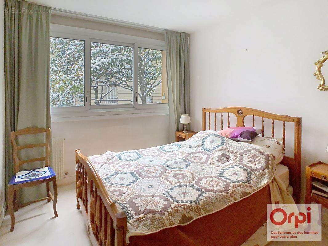 Appartement à ISSY-LES-MOULINEAUX