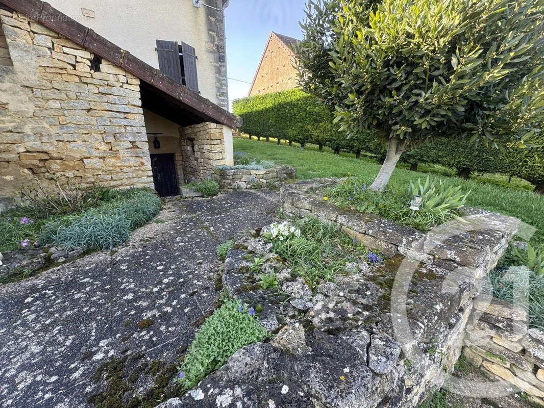 Maison à SAINT-PIERRE-DU-MONT