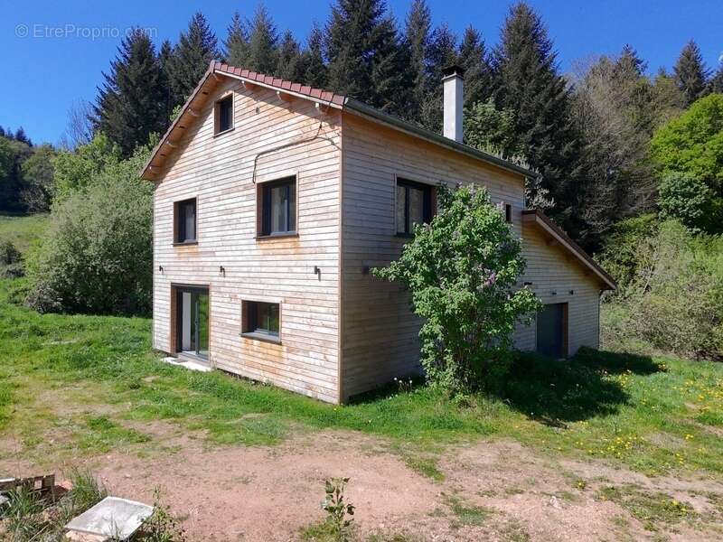 Maison à POULE-LES-ECHARMEAUX