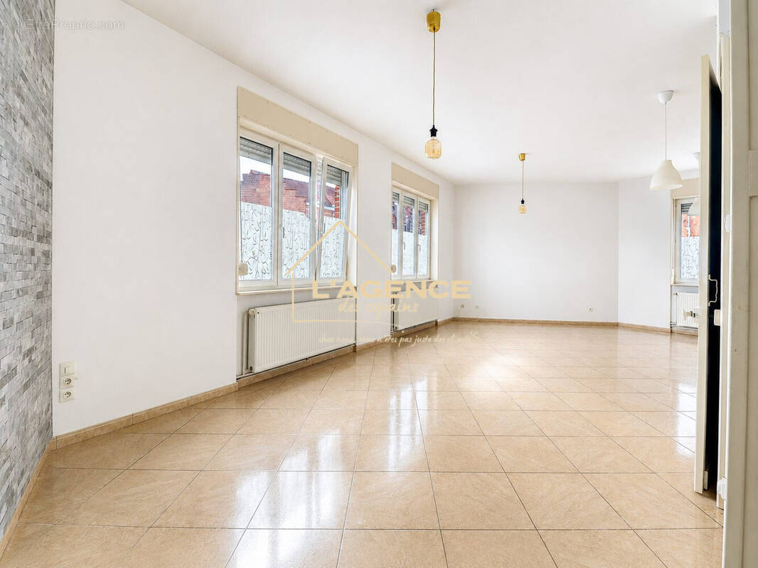 Maison 100 m² à Estaires  - photo 3