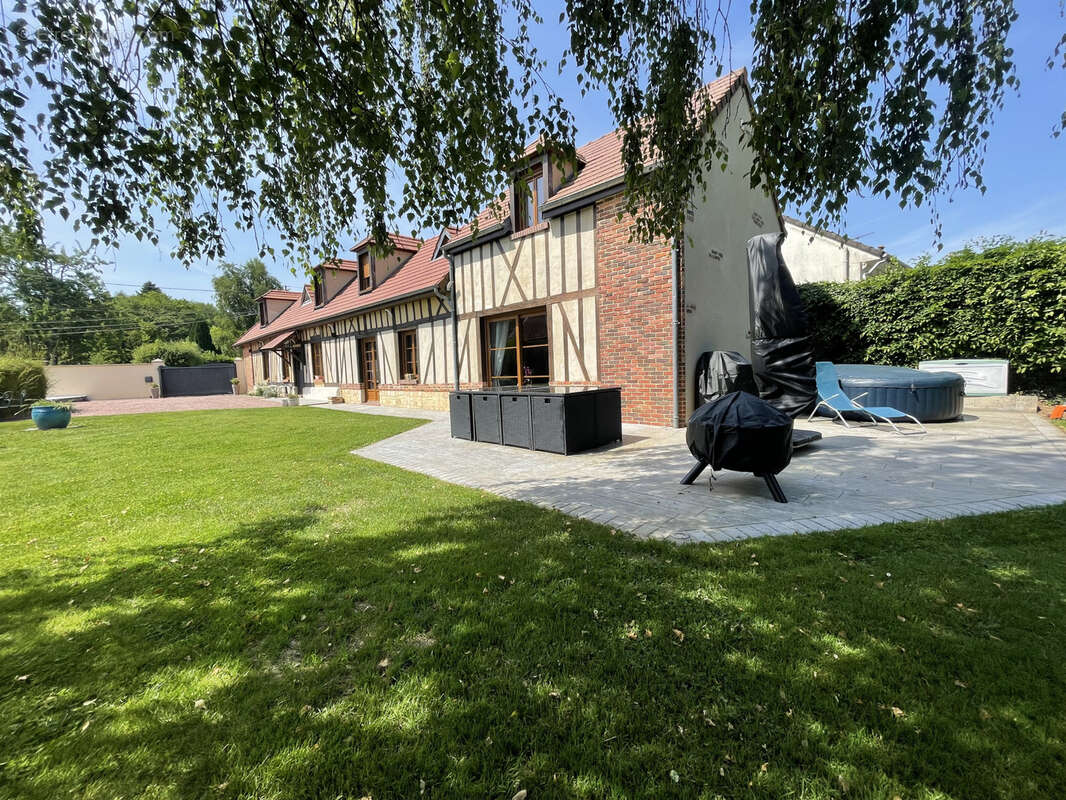Maison à SAINTE-GENEVIEVE