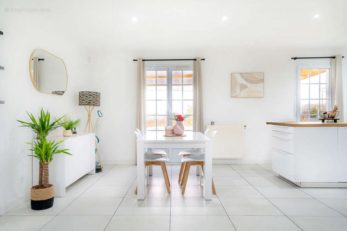 Maison à MONTREUIL-BELLAY