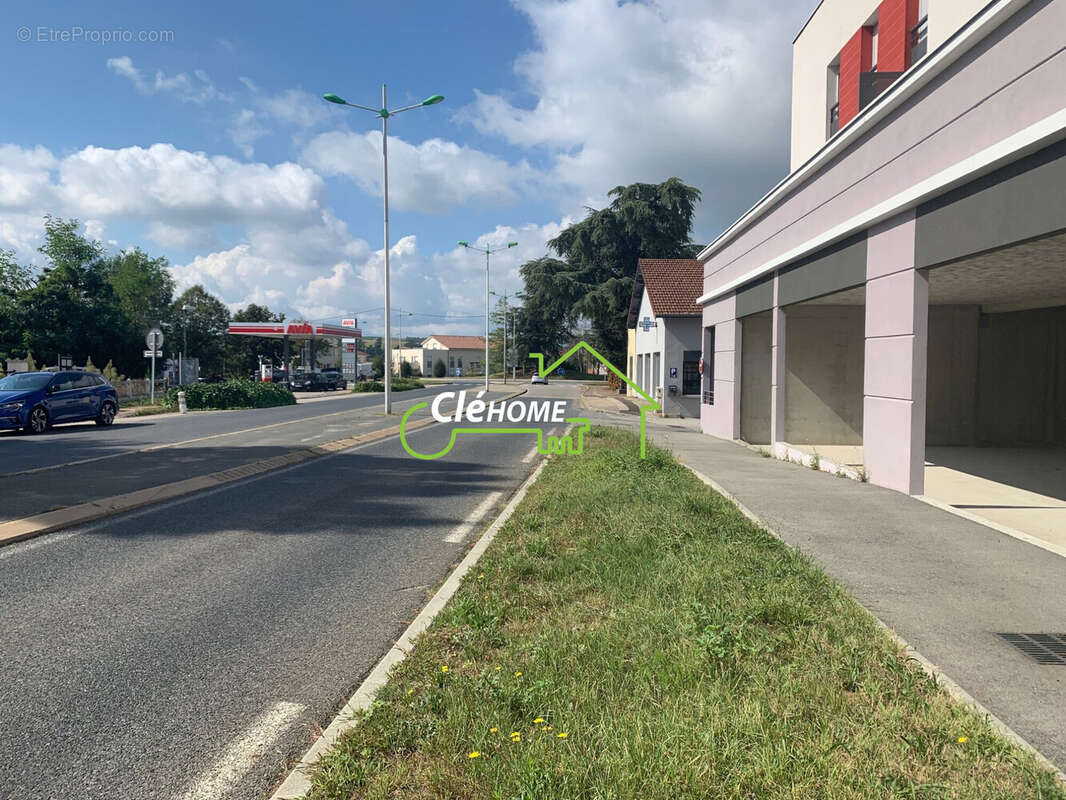 Commerce à LENTILLY