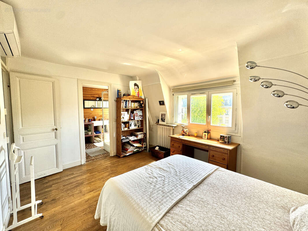 Appartement à CHARENTON-LE-PONT