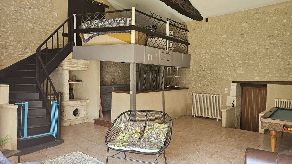 Maison à MONTAGRIER