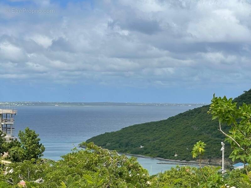 Terrain à SAINT-MARTIN