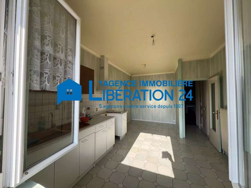 Appartement à UNIEUX