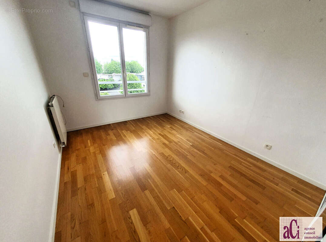 Appartement à FRESNES