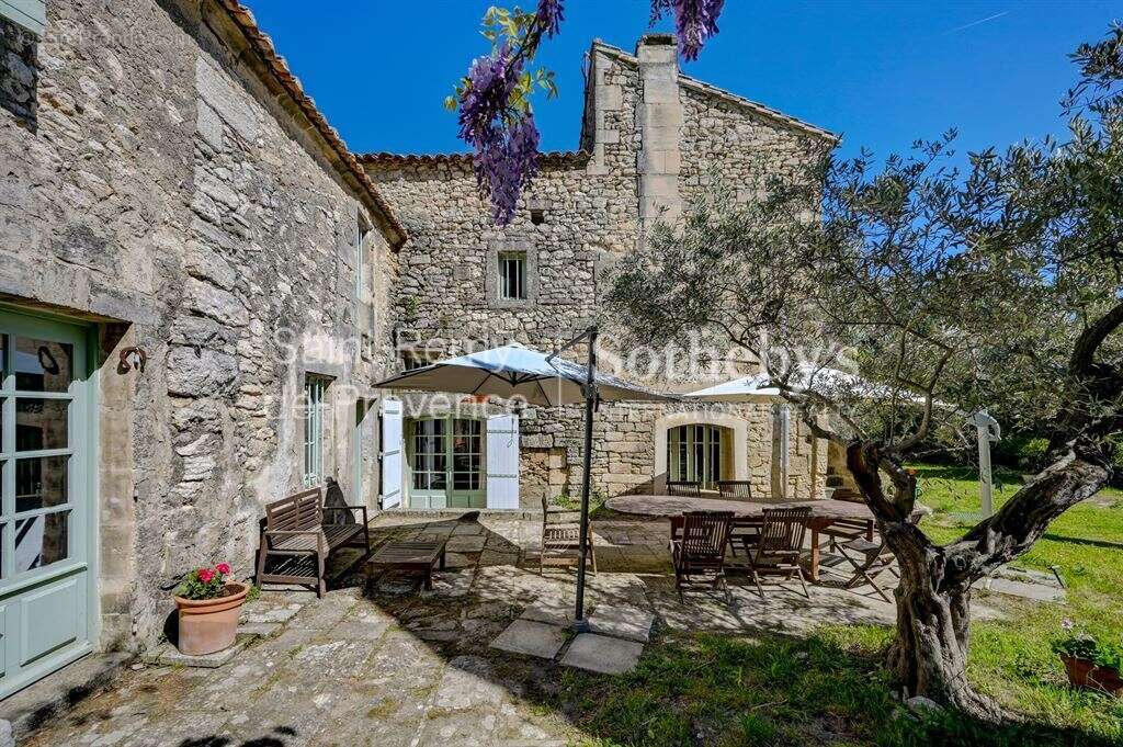 Exclusivité Propriéte de charme située aux Baux de Provence - photo 5