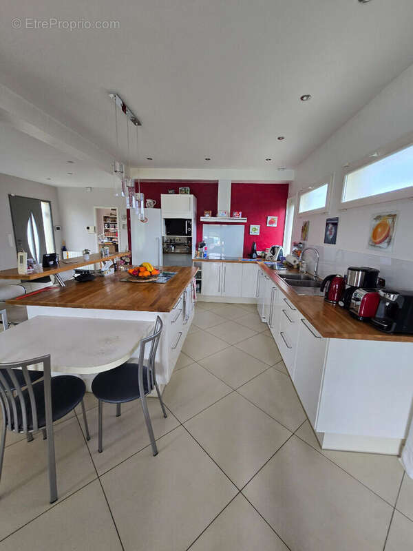 Maison à JOUY-LE-CHATEL