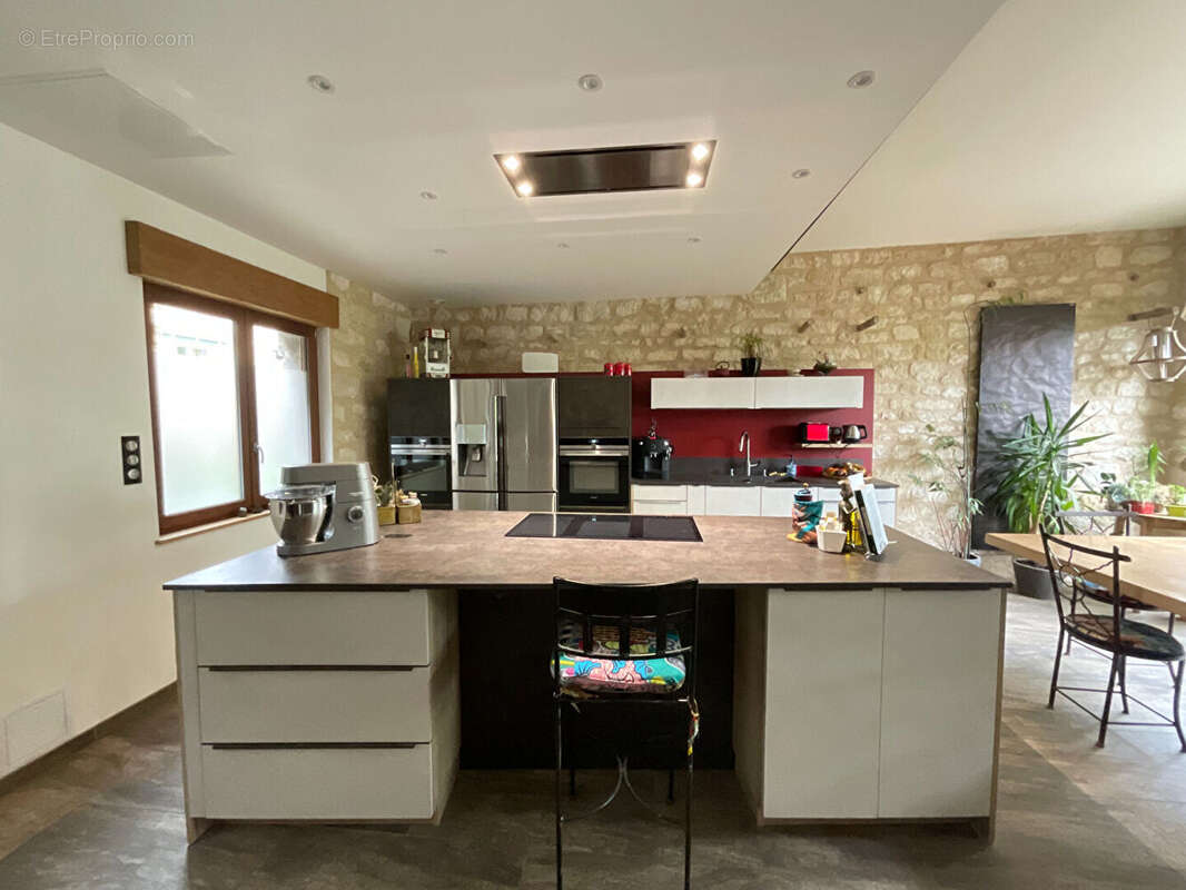 Maison à MAURECOURT