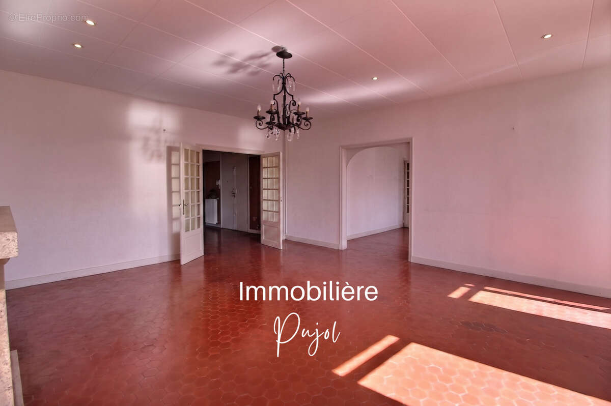 Appartement à MARSEILLE-6E