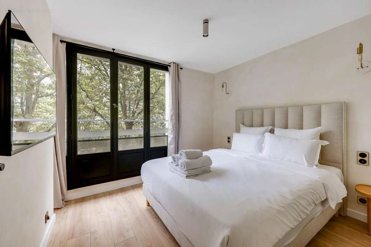 Appartement à NEUILLY-SUR-SEINE