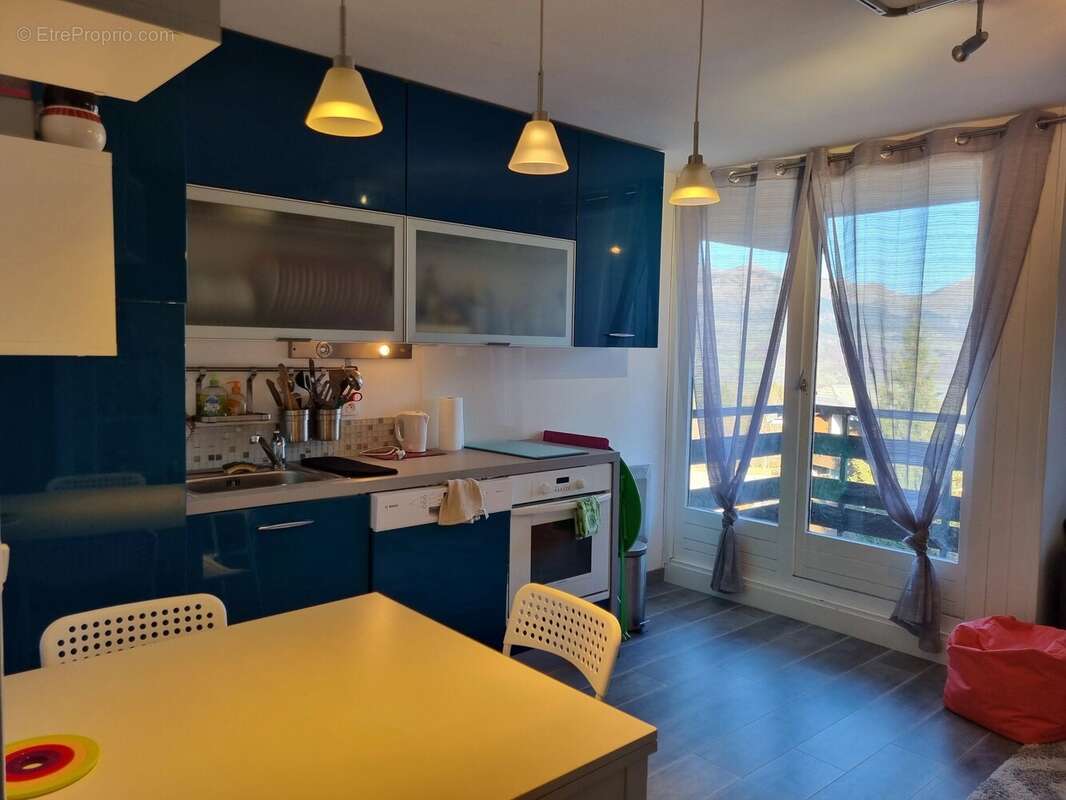 Appartement à MORILLON
