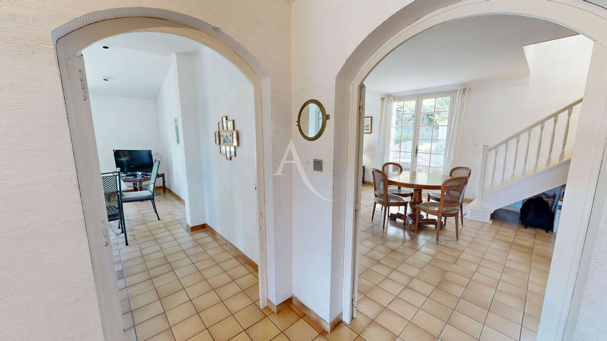 Maison à MOUSSAN