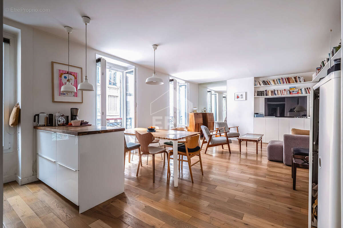 Appartement à PARIS-17E