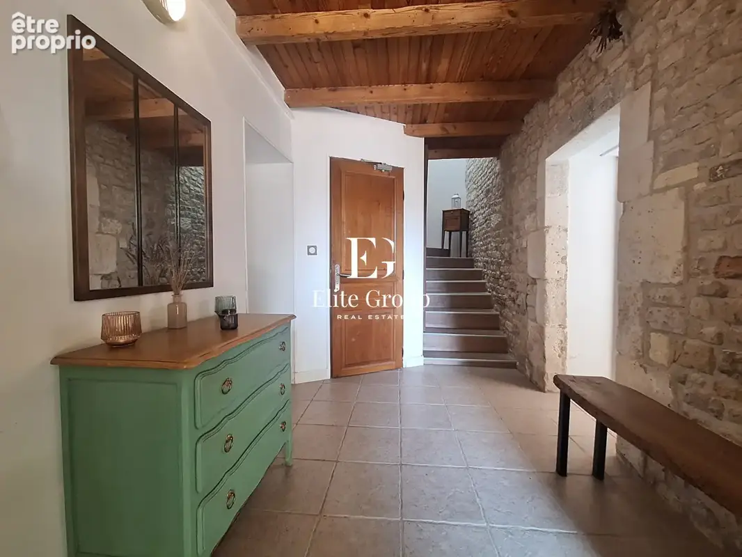 A vendre belle maison en pierre à Triac Lautrait 9 pièces 246 m2 - photo 2