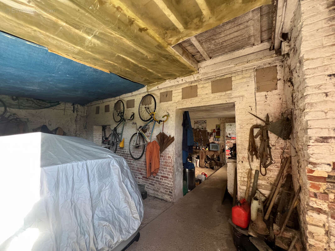 Maison de maître au fond d'une allée au calme avec annexes - photo 26