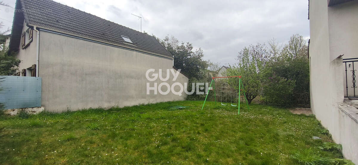 Terrain à ROSNY-SOUS-BOIS