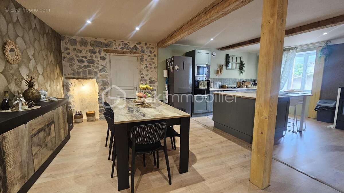 Maison rénovée 150 m² + 50 m² dépendances - photo 5