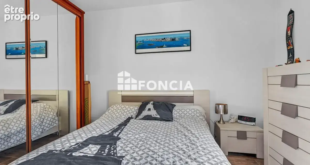 3 pièces de 58m2 Loi Carrez et 66m2 au sol avec loggia, au 1er étage avec ascenseur, 1 box, immeuble de 2013 dont 260 € de charg - photo 11
