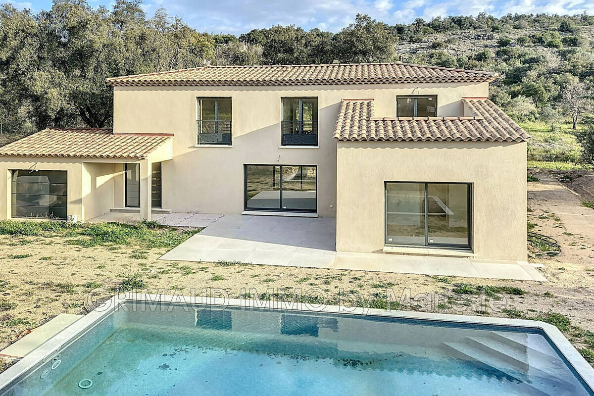 Maison à PLAN-DE-LA-TOUR