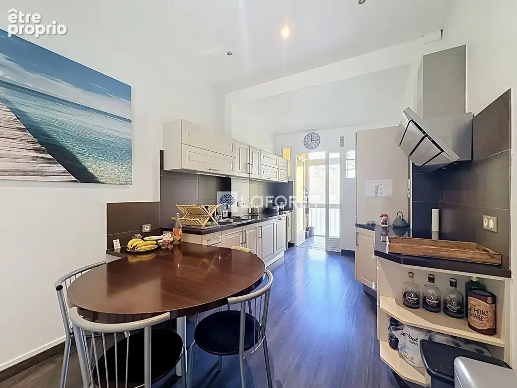 Spacieux 4 pièces traversant de 95m² avec balcons et caves - photo 3