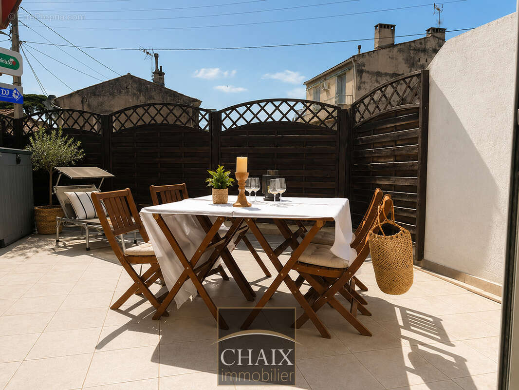 Rare à Saint-Jean   T3 avec terrasse de 29 m2 à deux pas de la mer - photo 8