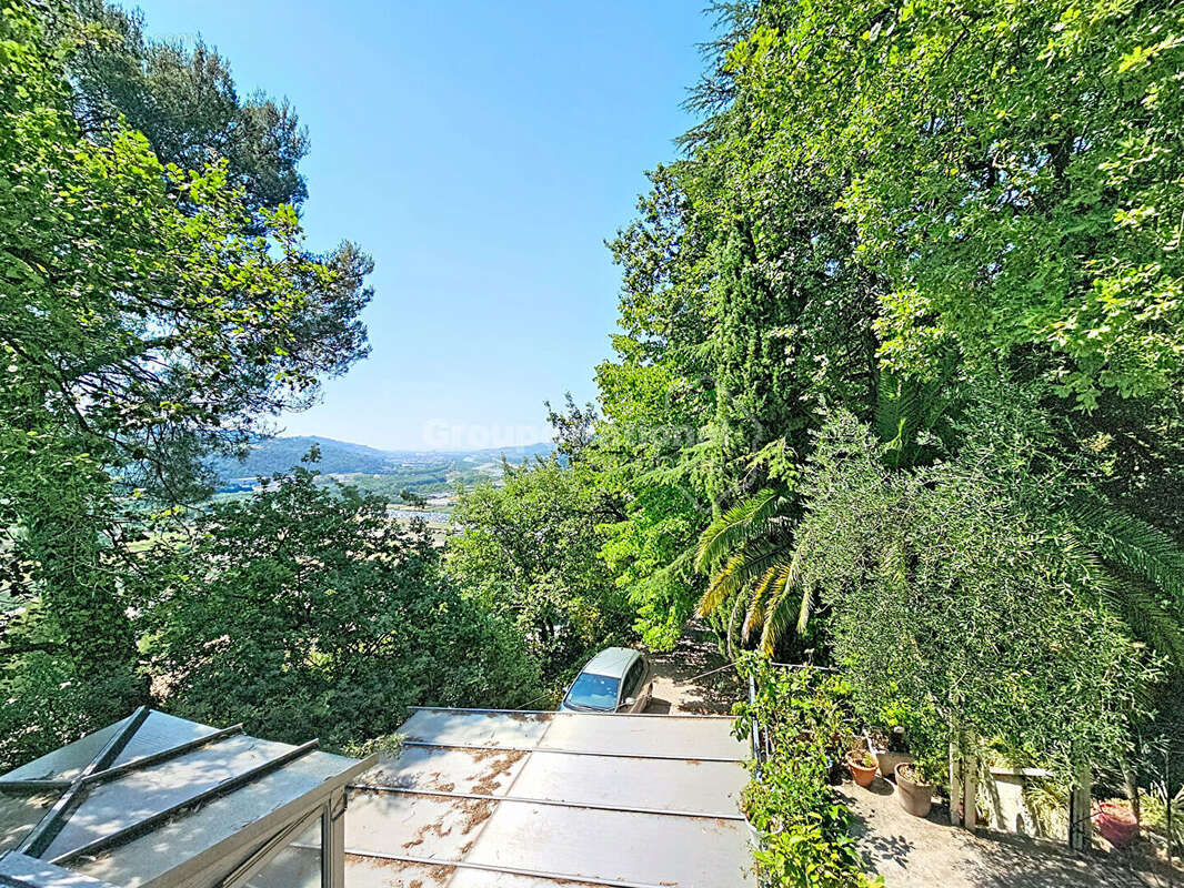 Maison familiale de 144 m² habitables avec dépendance, jardin arboré et fort potentiel - photo 13