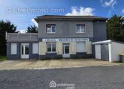 ? Immeuble de rapport idéalement situé sur un axe très passant (N44) ? Opportunité rare avec double rentabilité : activité commerciale + logement déjà loué - Appartement à LA VILLE-AUX-BOIS-LES-PONTAVERT