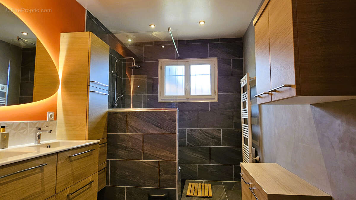 Maison à VIC-FEZENSAC