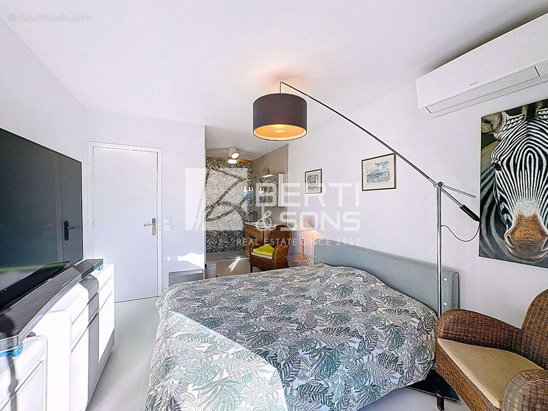 Appartement à MANDELIEU-LA-NAPOULE