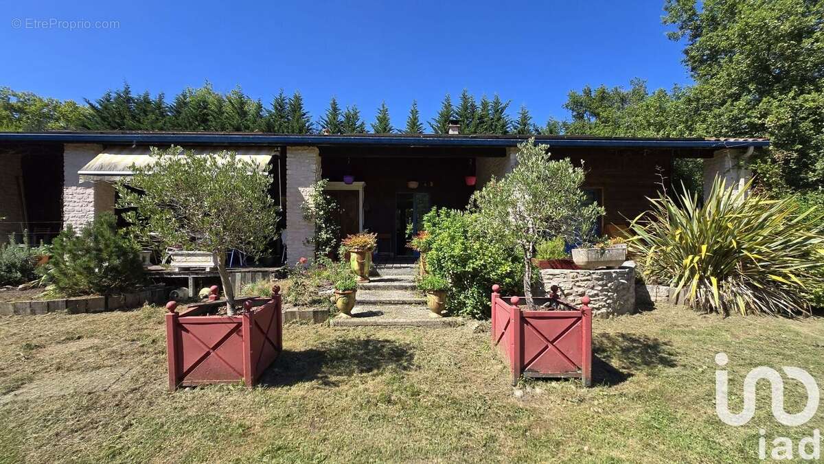 Photo 3 - Maison à SAINT-SYMPHORIEN
