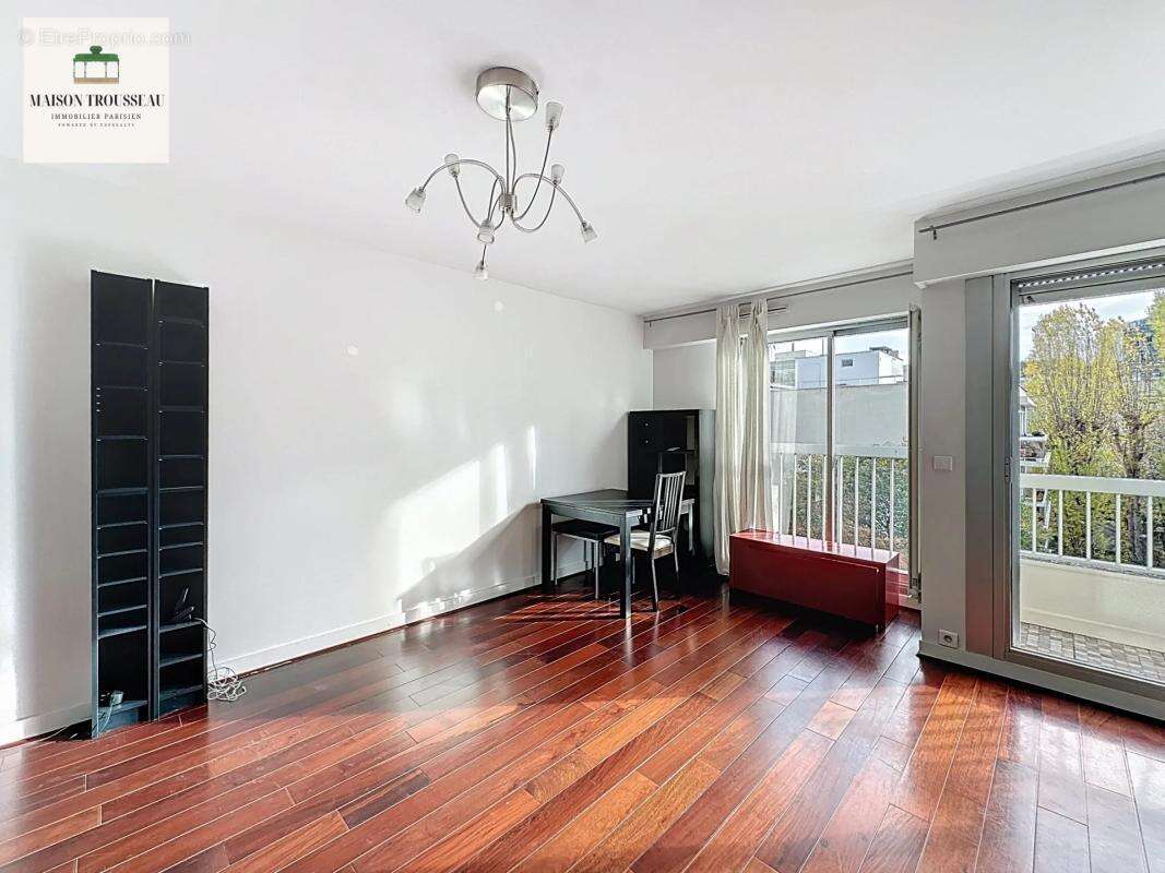 Appartement à NEUILLY-SUR-SEINE