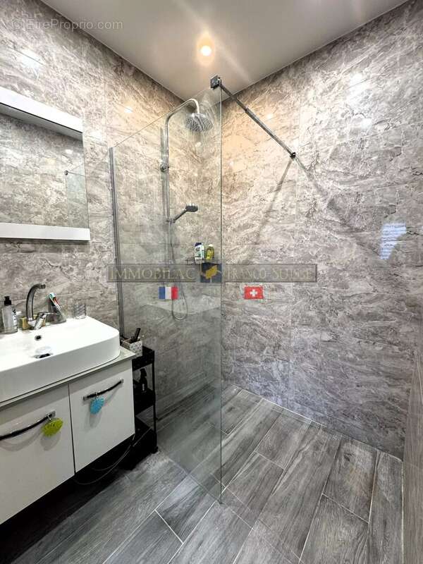 EXCLUSIVITE - Maison T5 contemporaine avec suite parentale, terrasse et garage à Scionzier. - photo 4