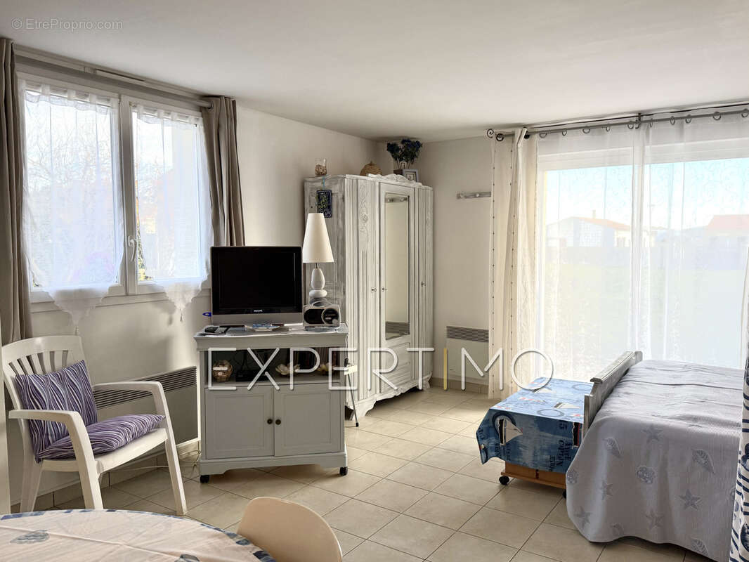 Terrain à LONGEVILLE-SUR-MER