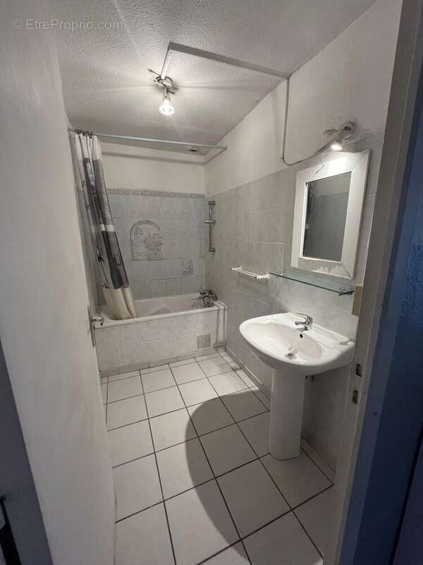 L'agence via immobilier vous propose :a gignac la nerthe  ra - photo 11