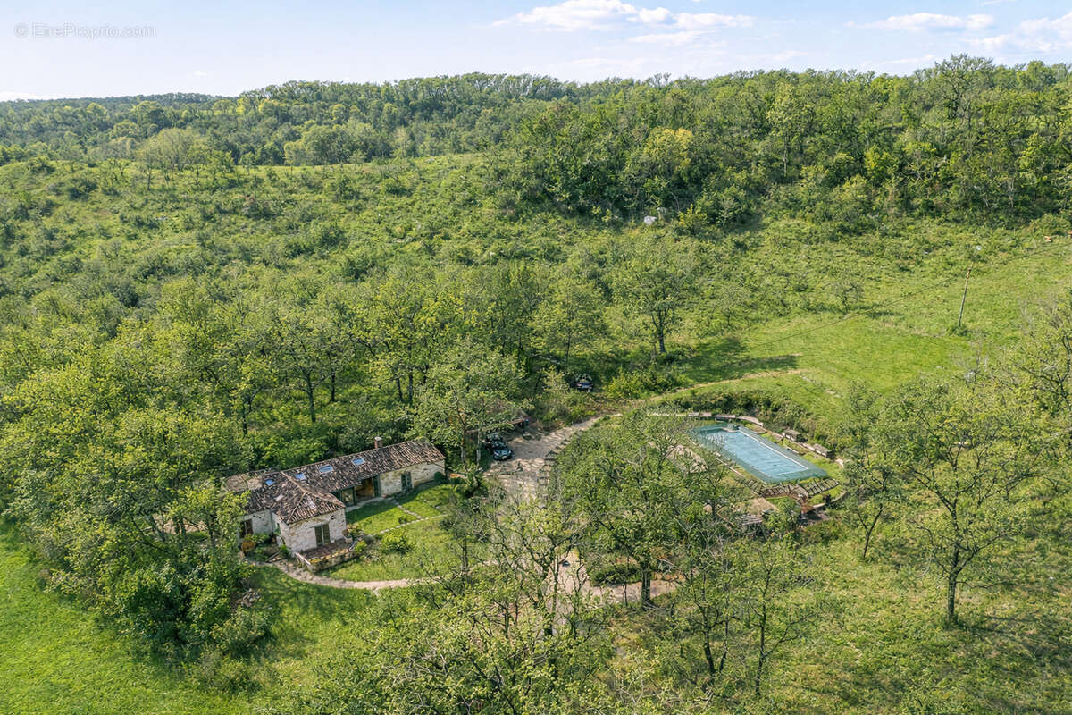 Maison de campagne avec annexe, piscine, dépendances et terrain - photo 3