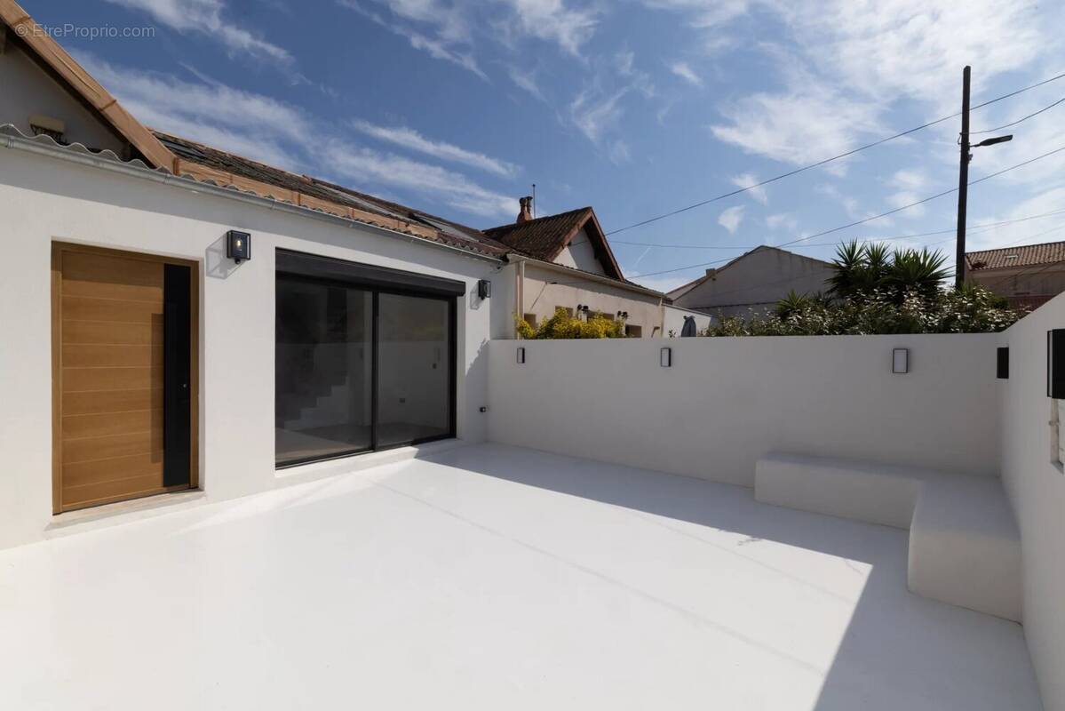 Appartement à MARSEILLE-8E