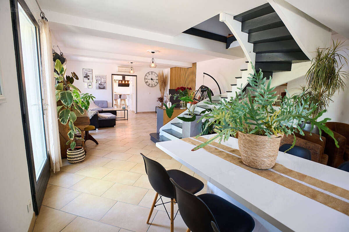 Maison 180m² à buros - photo 6