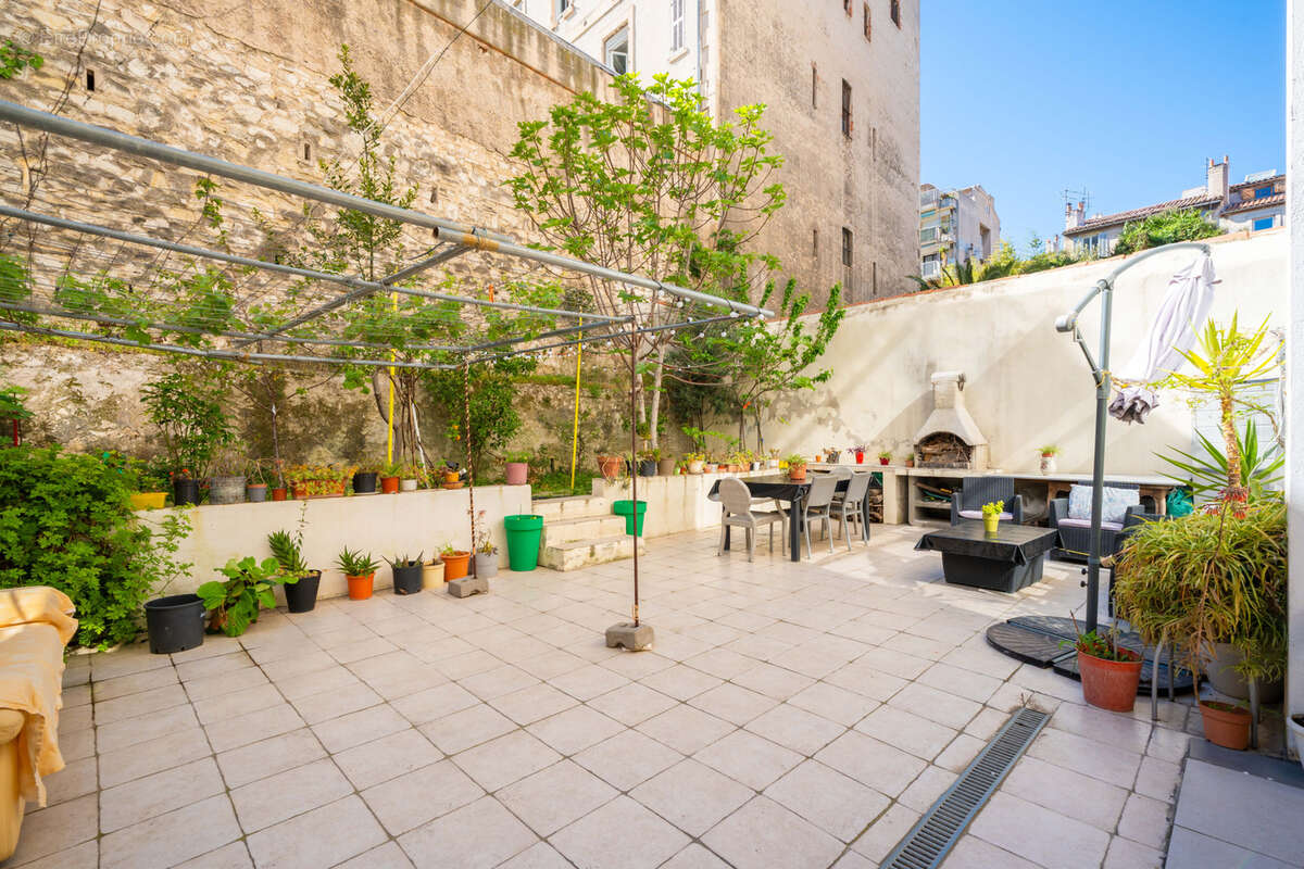 Appartement à MARSEILLE-6E