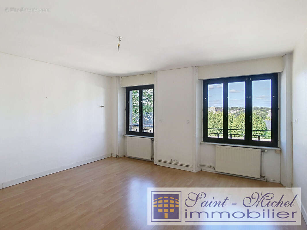 Appartement à QUIMPERLE