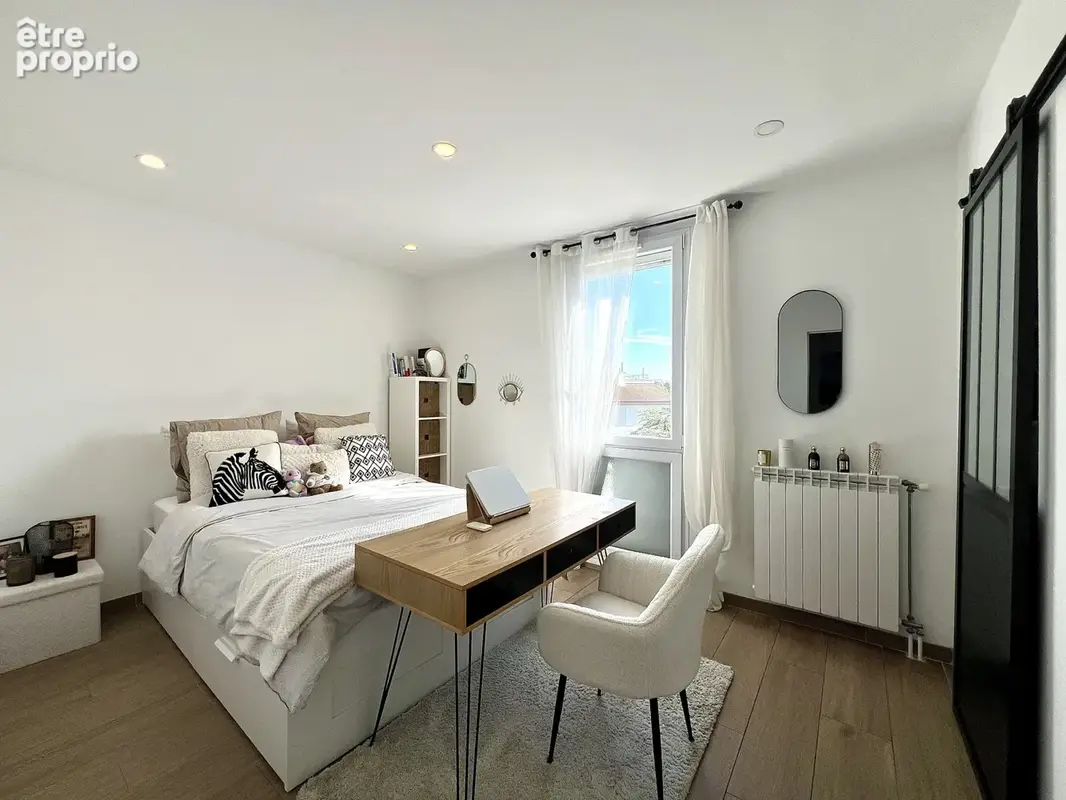 13380 - Centre PLAN DE CUQUES - Appartement 4 pièces 80 m2 en dernier étage avec ascenseur. - photo 11