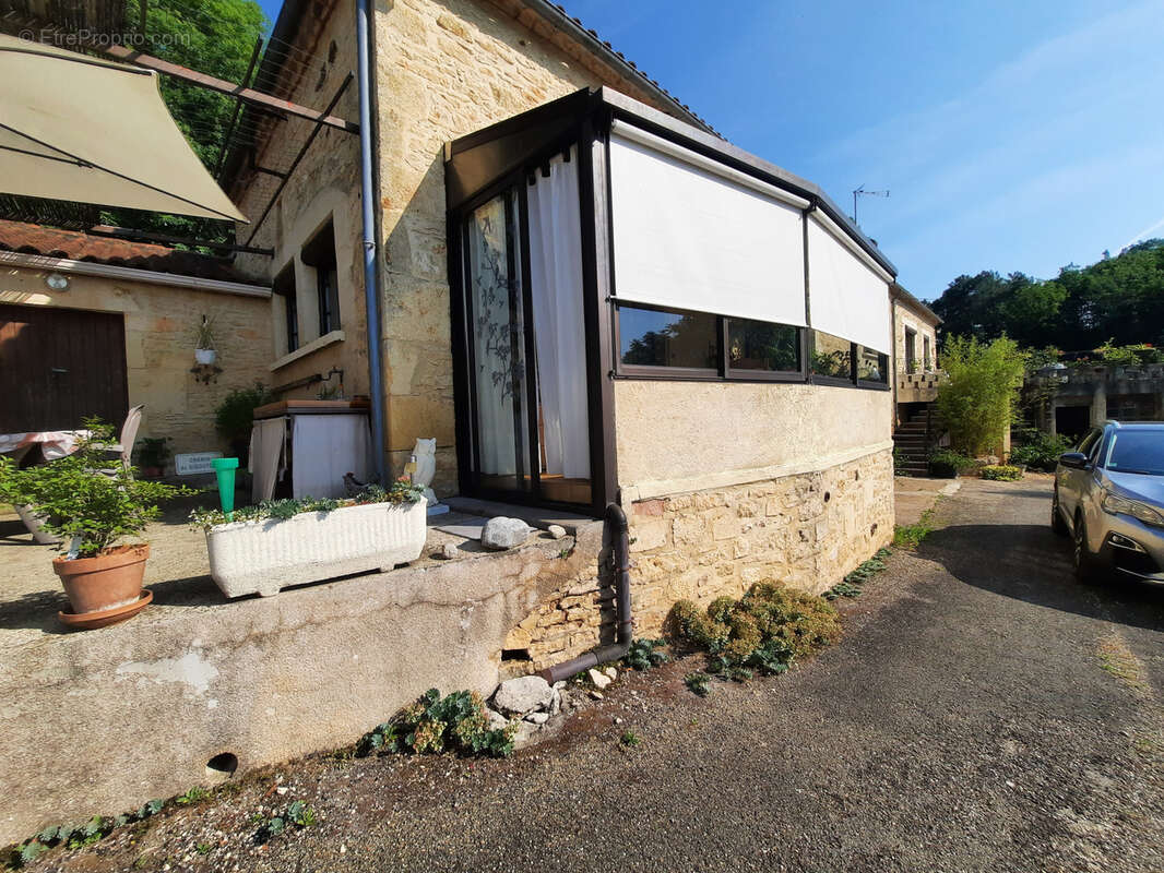 Maison à CUZORN