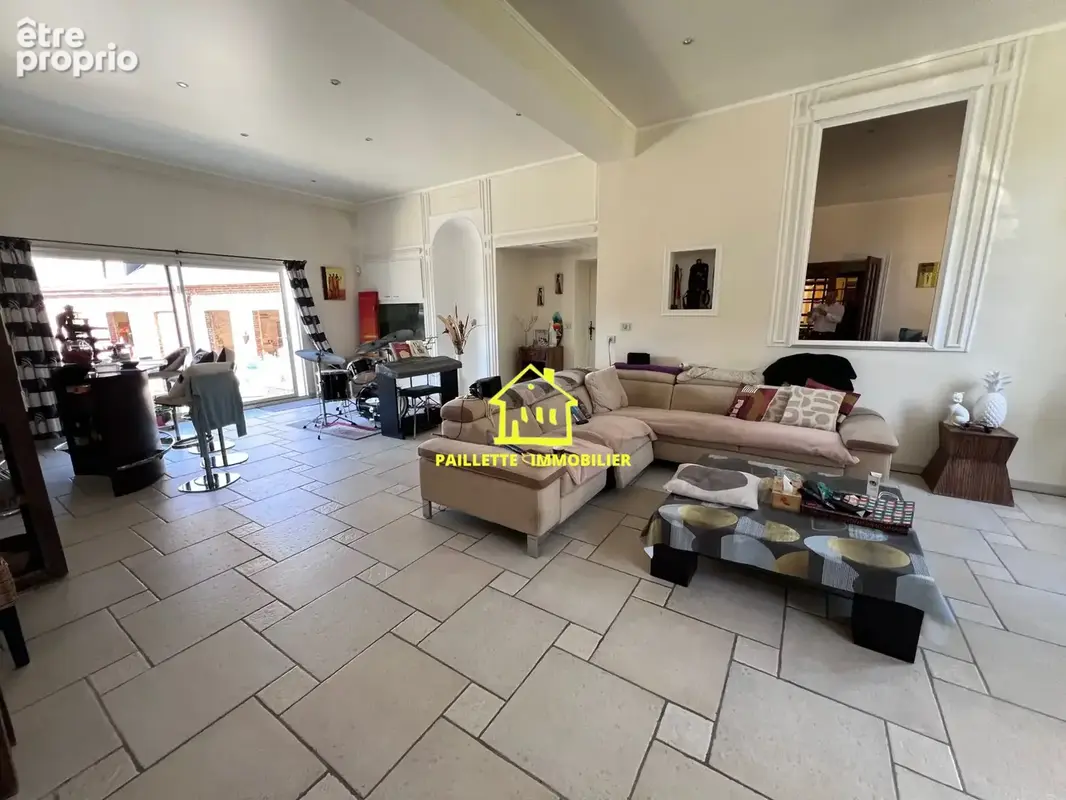 Maison 10 pièces 393 m² à vendre à Lillebonne (76170) - photo 2