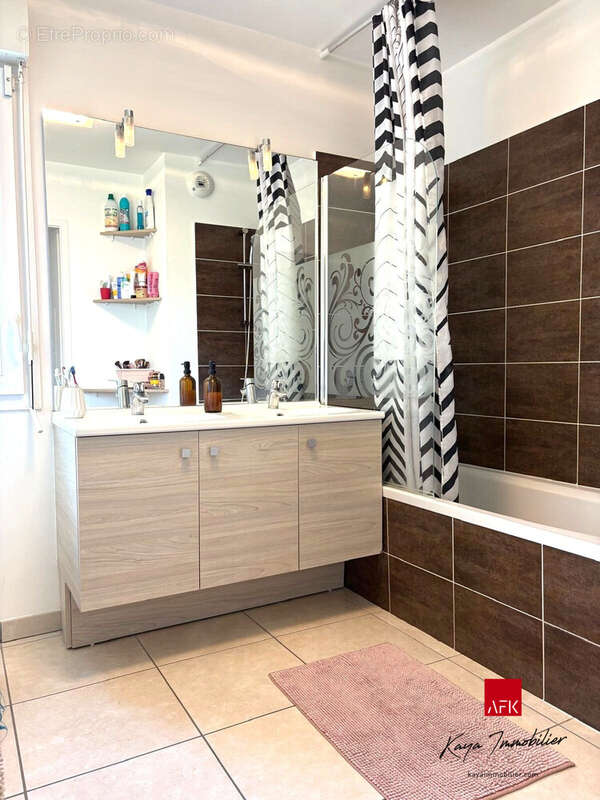 Appartement à CRANVES-SALES
